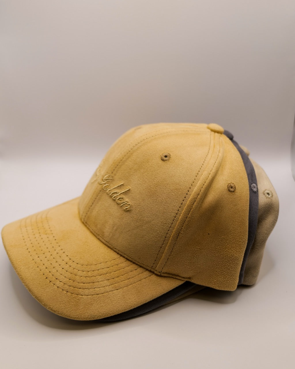 Elle Sera Suede Look Cap